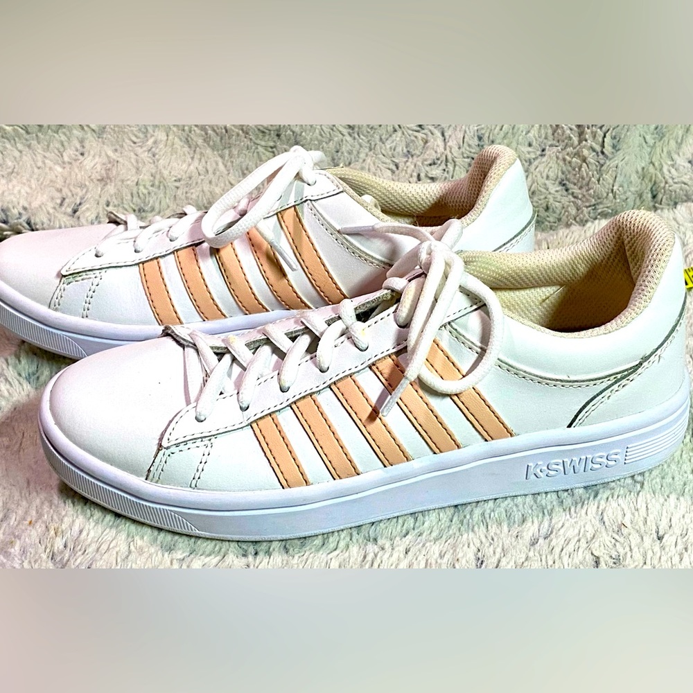 K-Swiss White/light pink Sneakers Kids Size 3.5 Retro Y2K